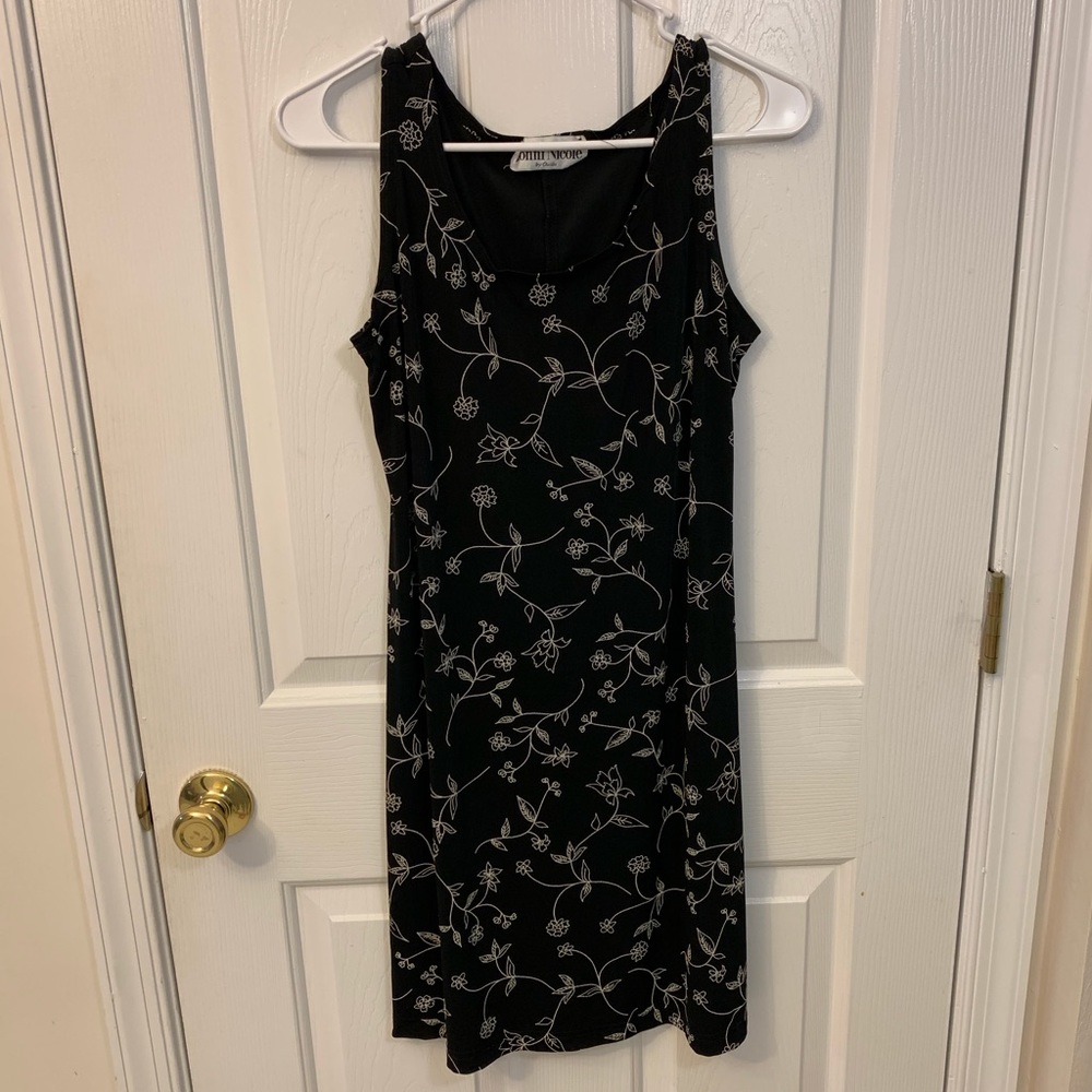 Ronni Nicole black with white floral designs